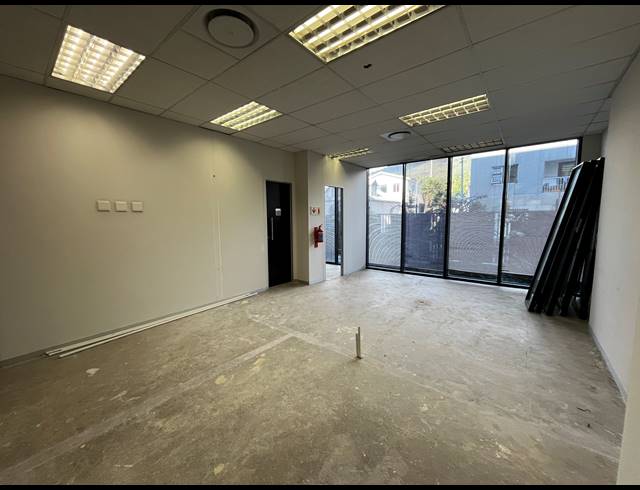 236M² OFFICE TO LET IN WOODSTOCK